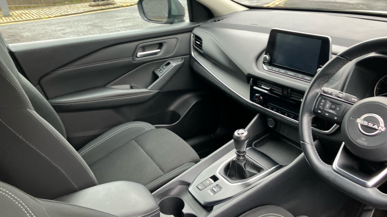 Nissan Qashqai 1.3 DiG-T MH Acenta Premium 5dr Petrol Hatchback